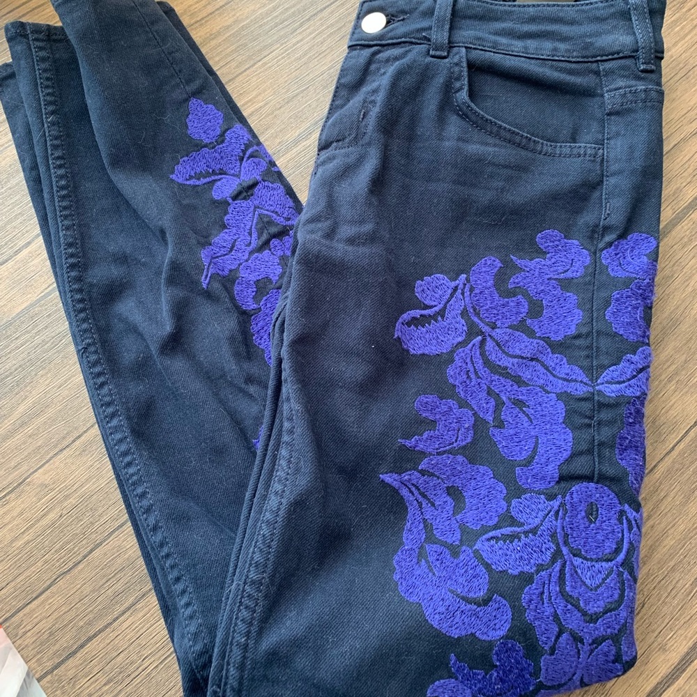 Jeans - Picture 2 of 5